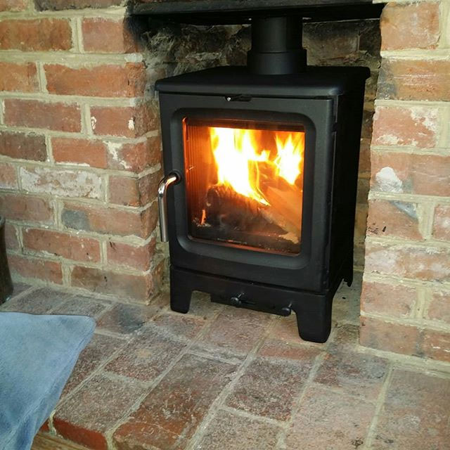 hove wood burners | saltfire peanut 3